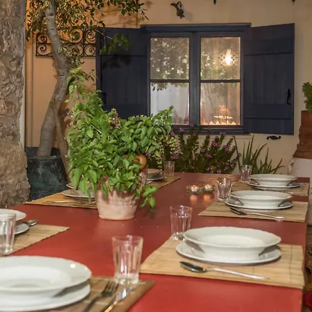 Hekate House, Bohemian For 4 Persons *