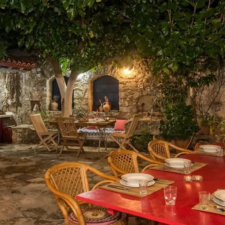 Feriehus Hekate House, Bohemian For 4 Persons
